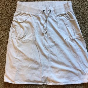 White knit skirt